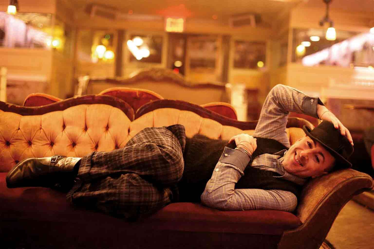 Alan-Cumming_04-1536x1024 (1).jpg