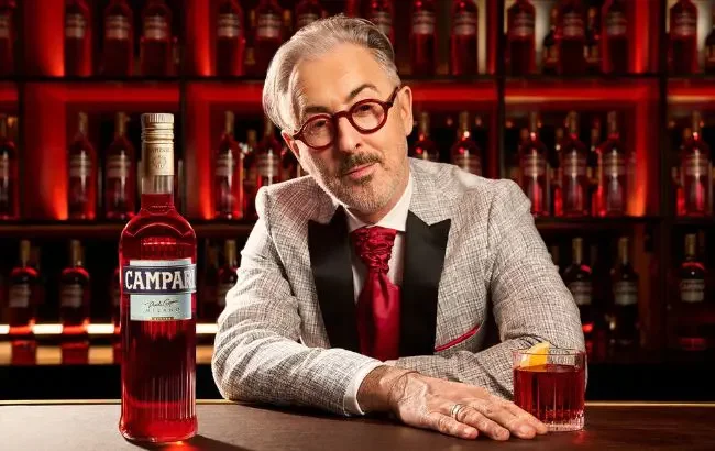 Campari-Negroni-Week-Alan-Cumming.webp