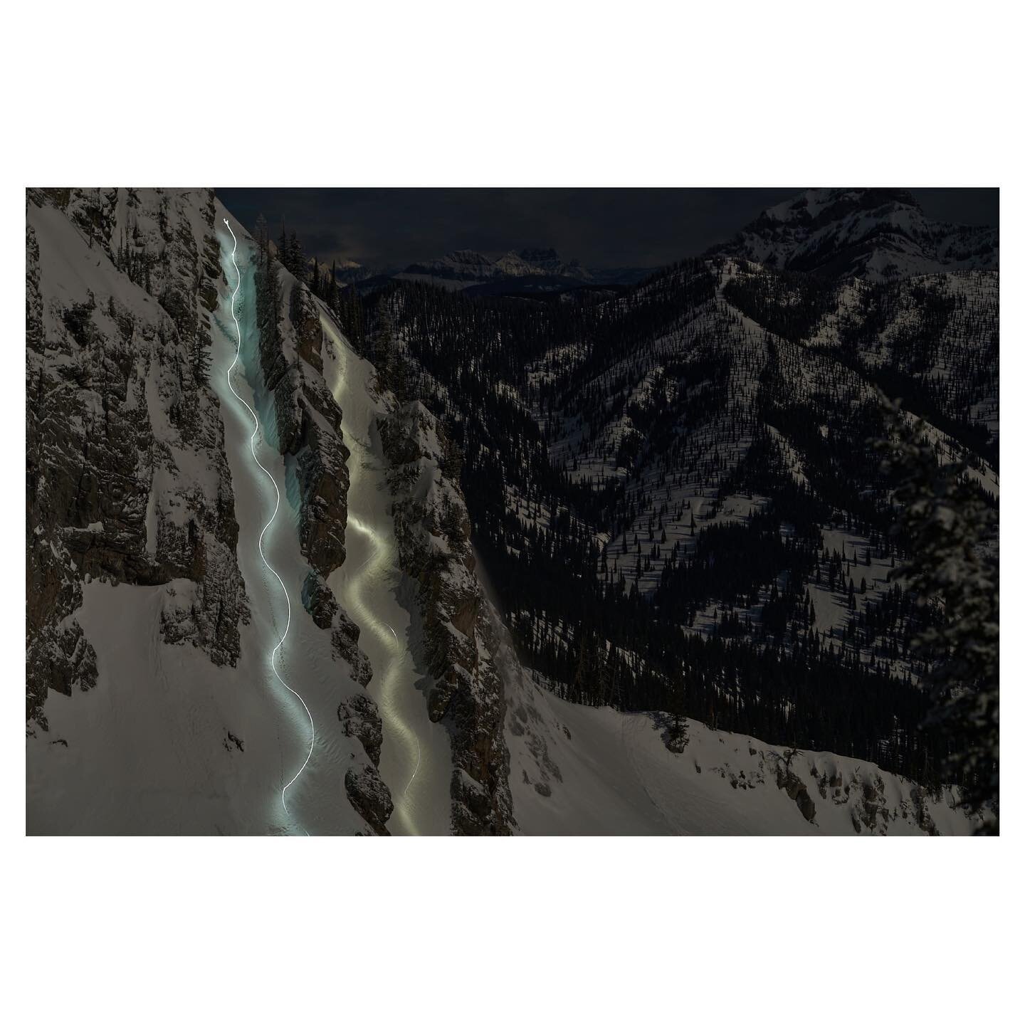 One more of @robheule and @khjertaas ripping under the full moon from the pages of @mountainlifemedia 
So bright it was a challenge to make this look like night 👍🌝👍