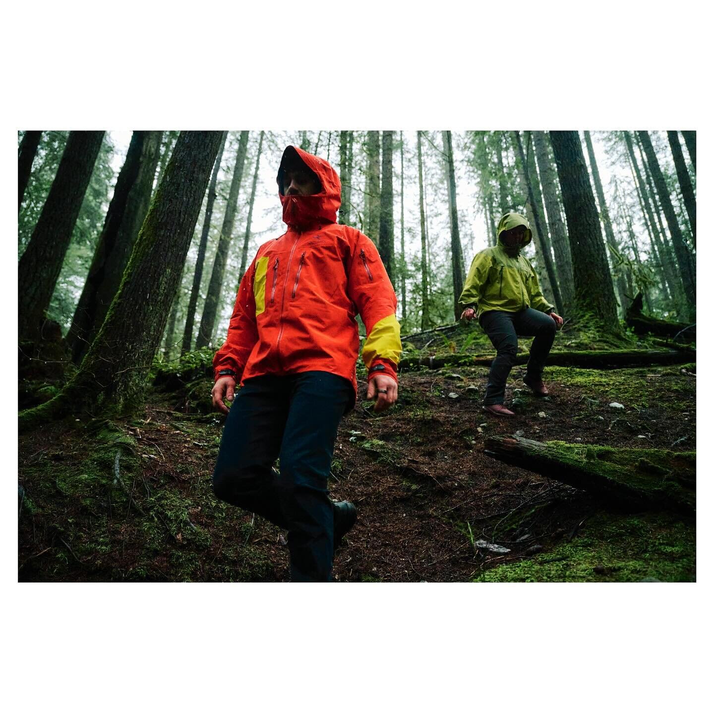 2/3 Stoked to share new work for @arcteryx Rebird! Couldn&rsquo;t have done it without the A+ team that made shooting in the pouring rain a great time @kirbysharp @brandemily @abbydells @justis thank you all!!