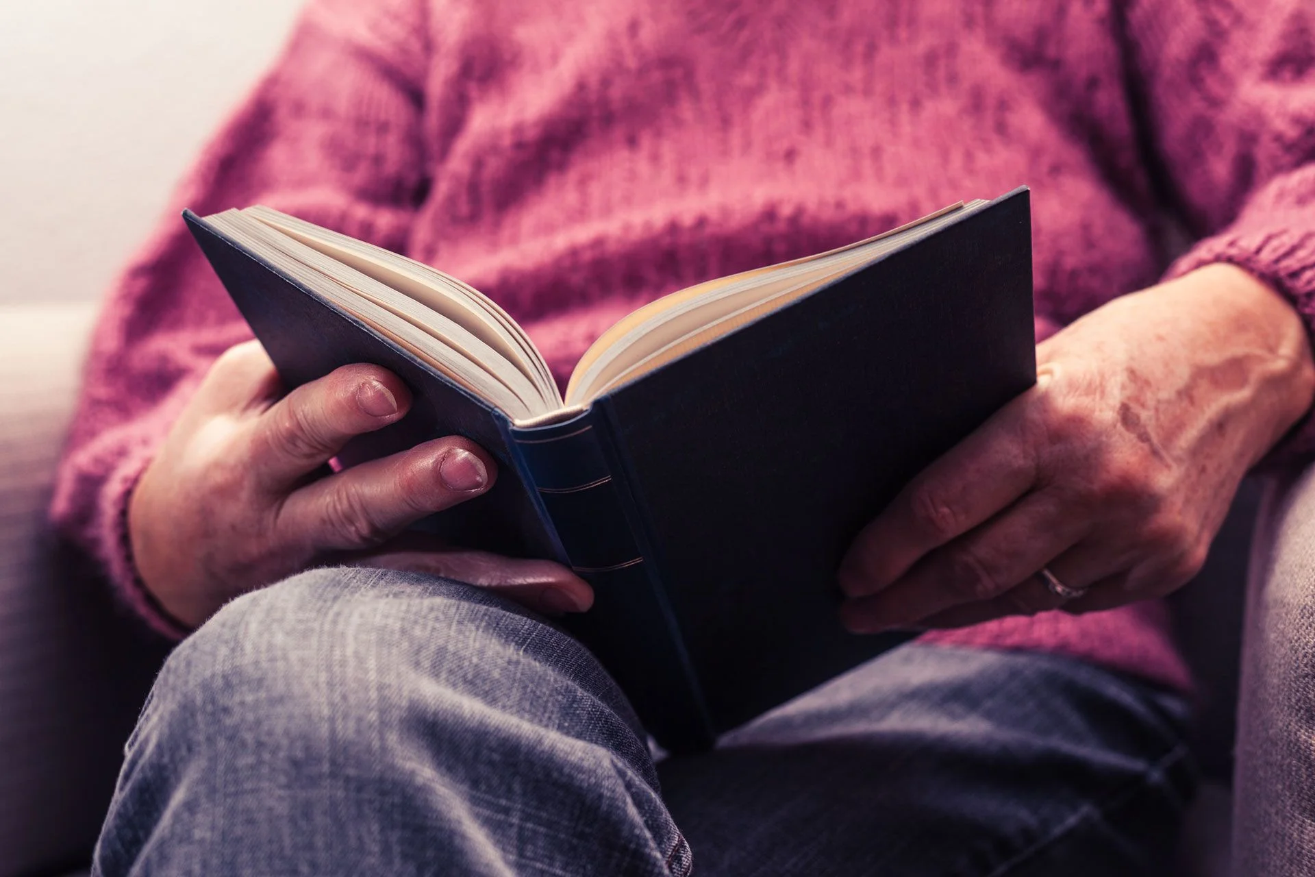 man-reading-book-compressor.jpg