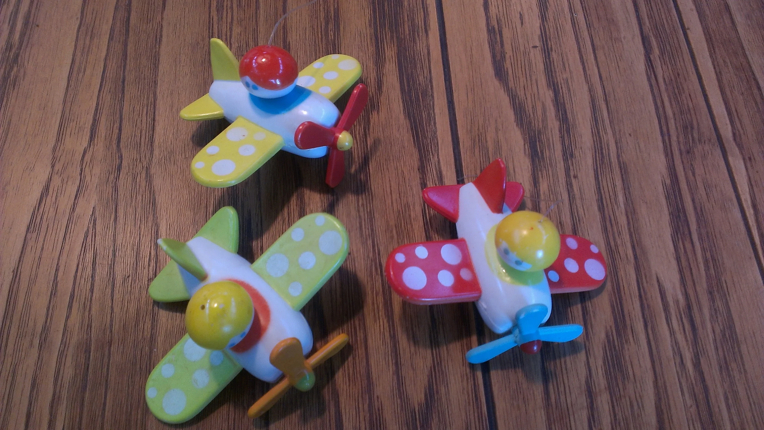 toyplanes.jpg