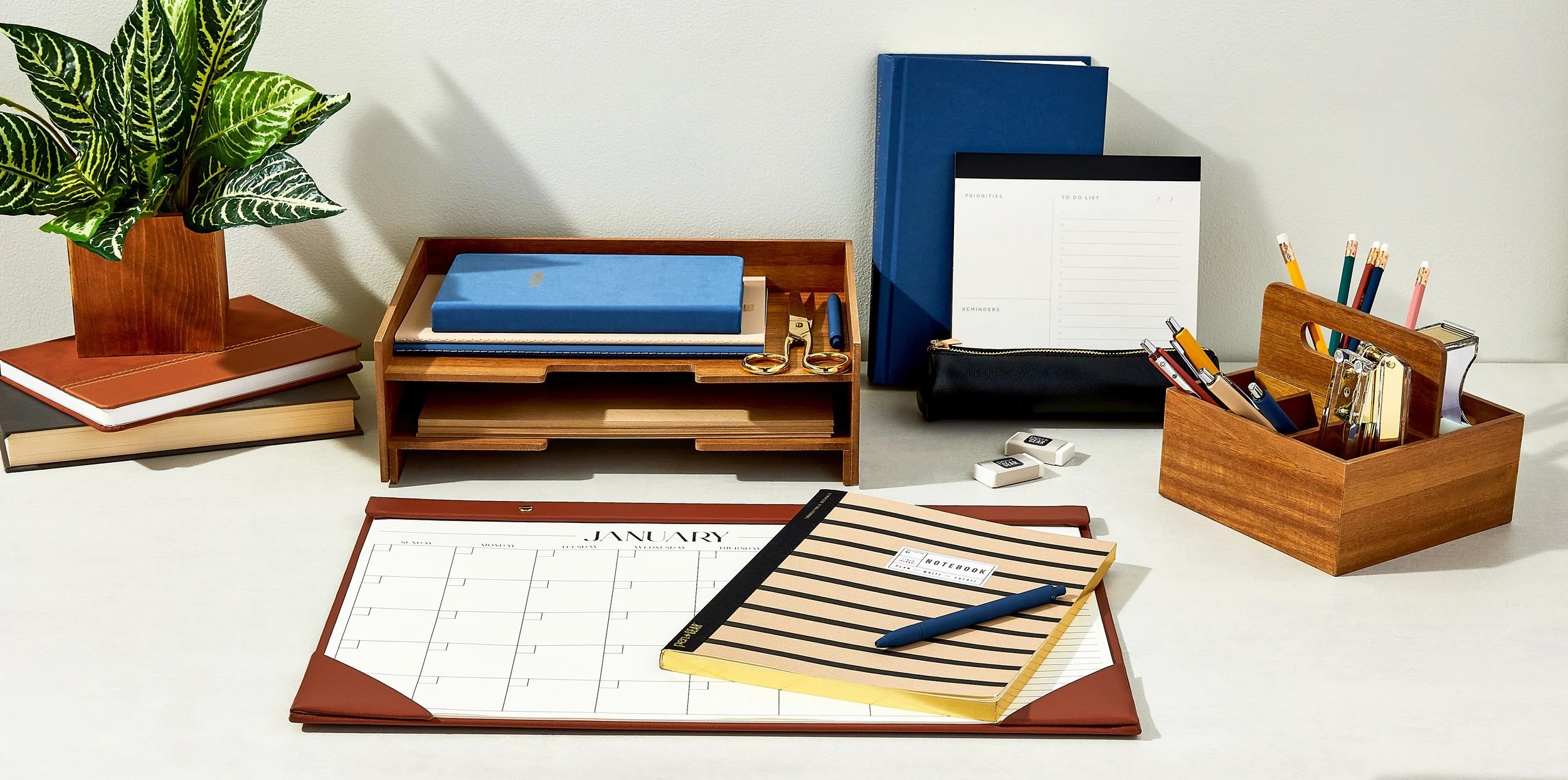 Pen+Gear_Desk3.jpg