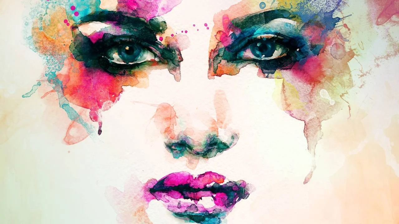 DBMXjr6S722uqYWS0XyH_colorfulwoman.jpg