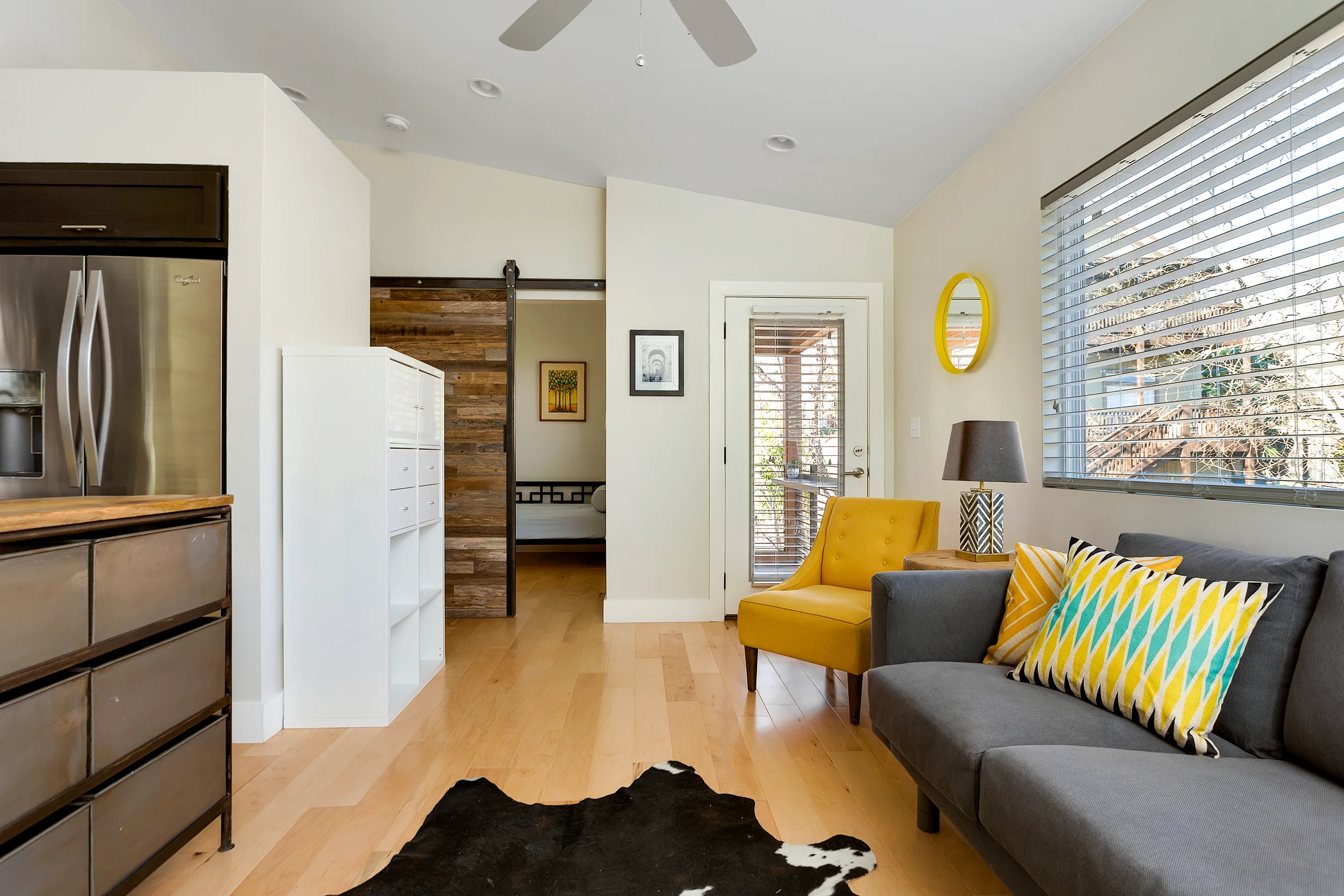 08_2206 East 9th Unit B.jpg