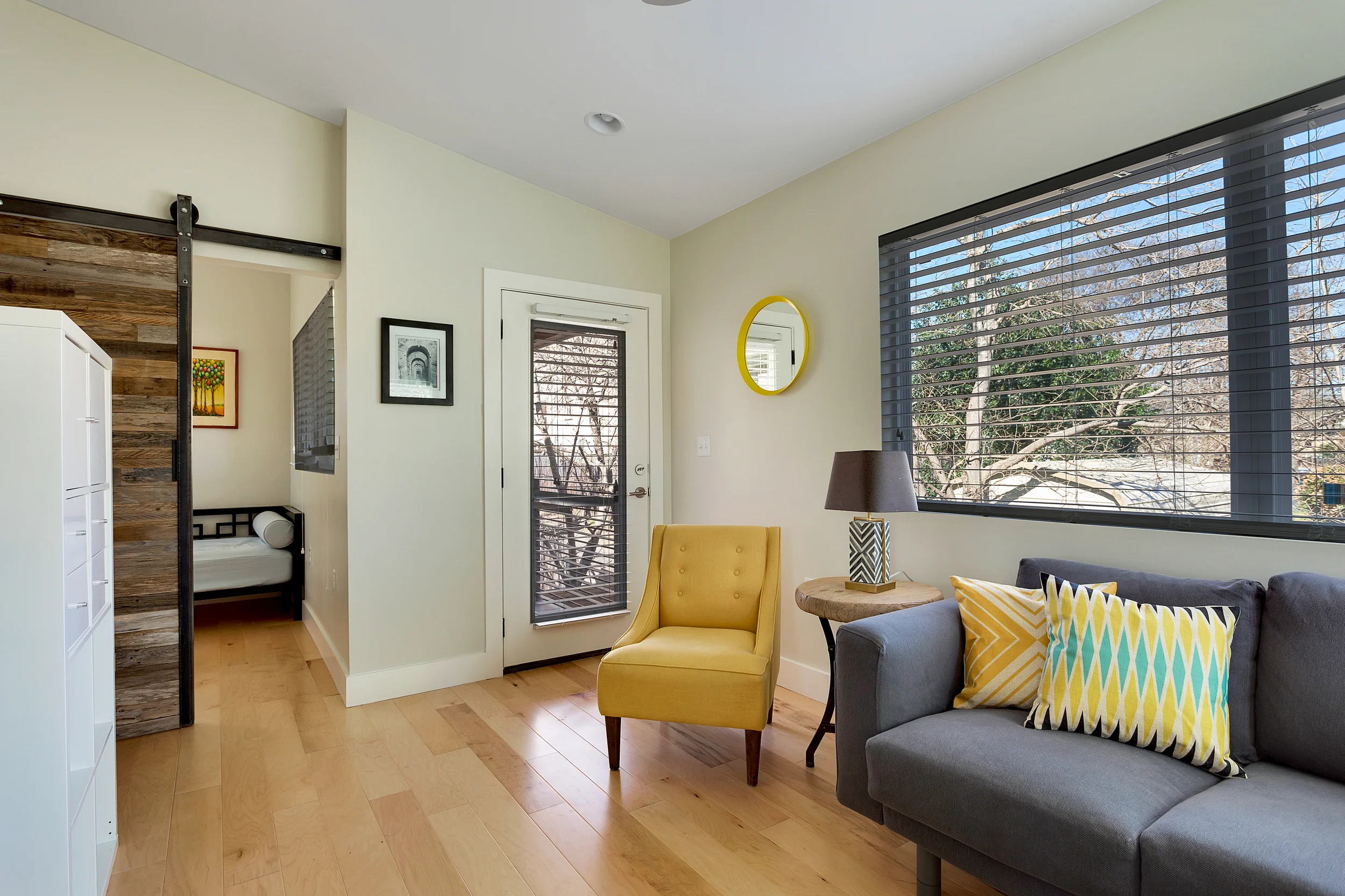 10_2206 East 9th Unit B.jpg