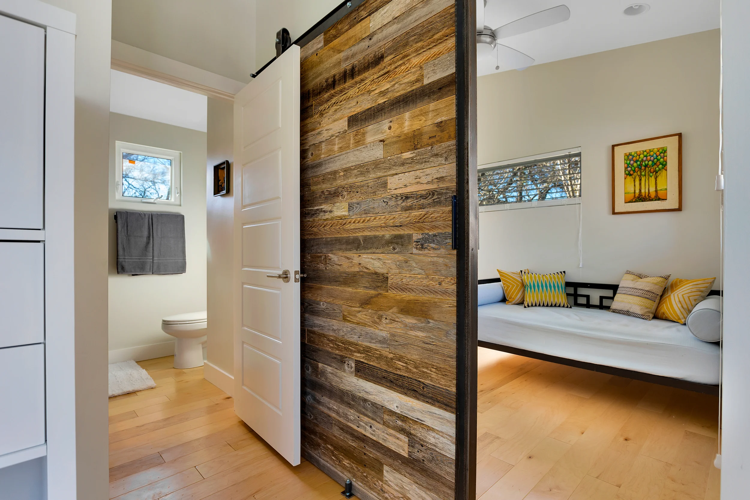 11_2206 East 9th Unit B.jpg