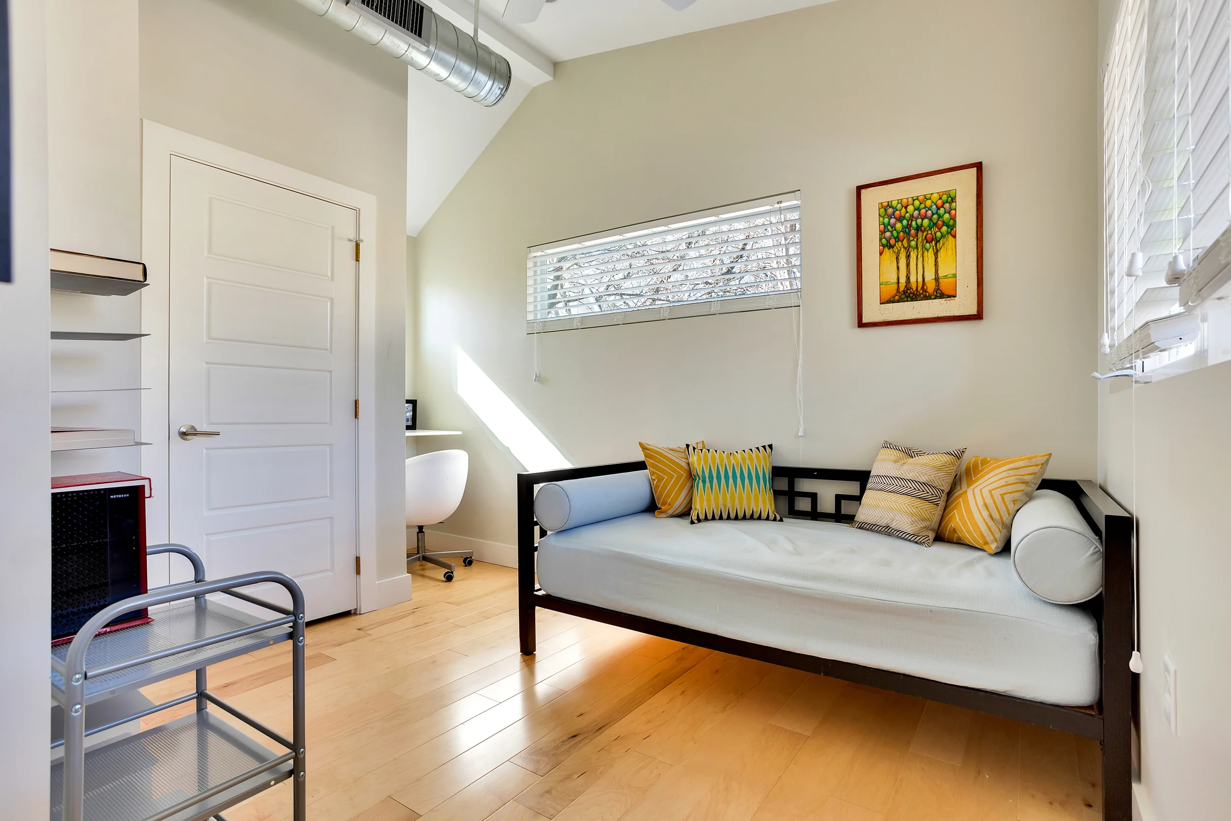 12_2206 East 9th Unit B.jpg