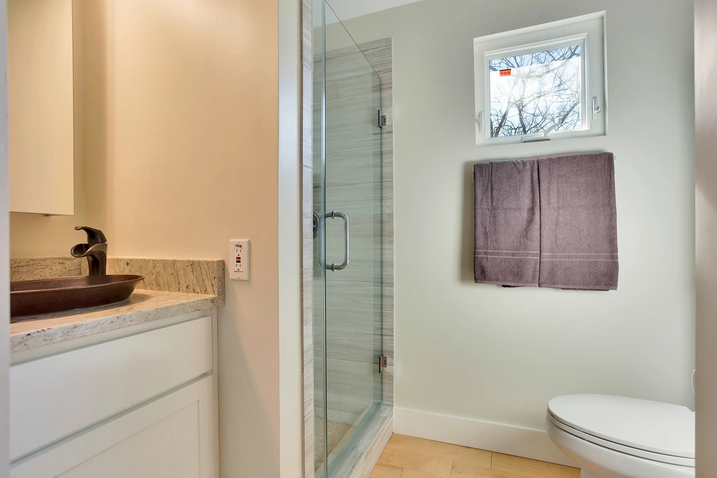 13_2206 East 9th Unit B.jpg