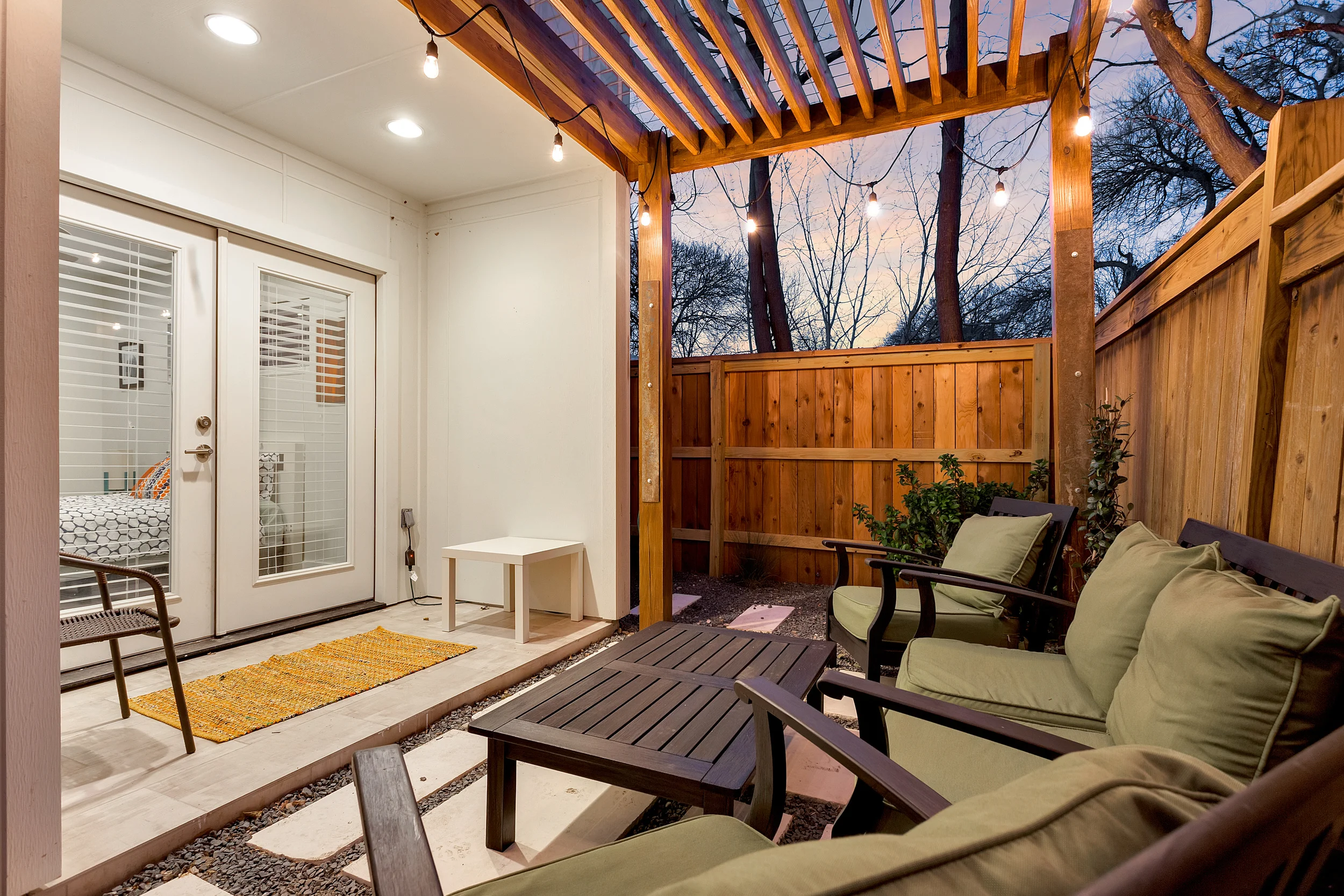 31_2206 East 9th Unit B.jpg