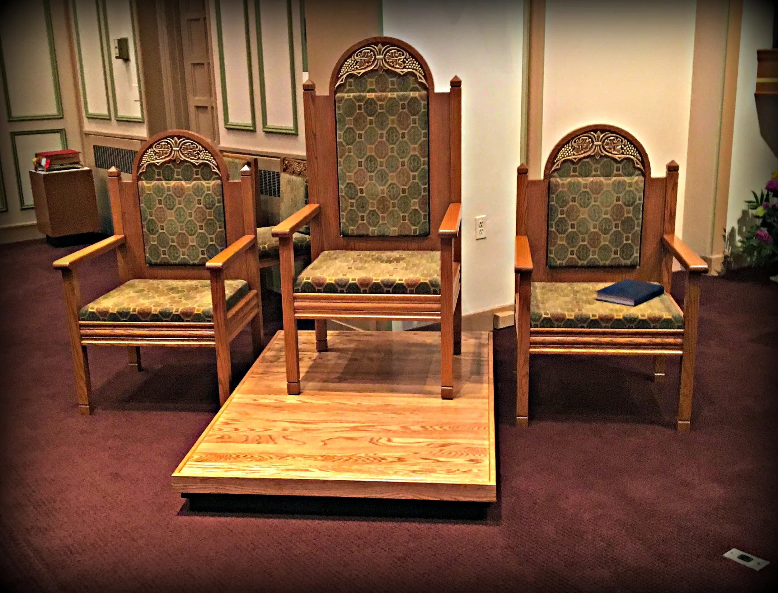 churchstand2.jpg