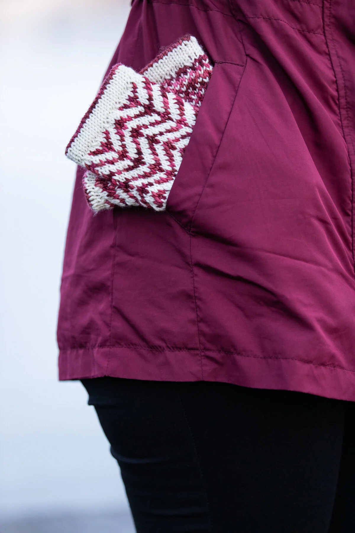 novemberist-fingerless-stranded-colorwork-mitts-knit-pattern-with-contrast-hem-interior-detail.jpg