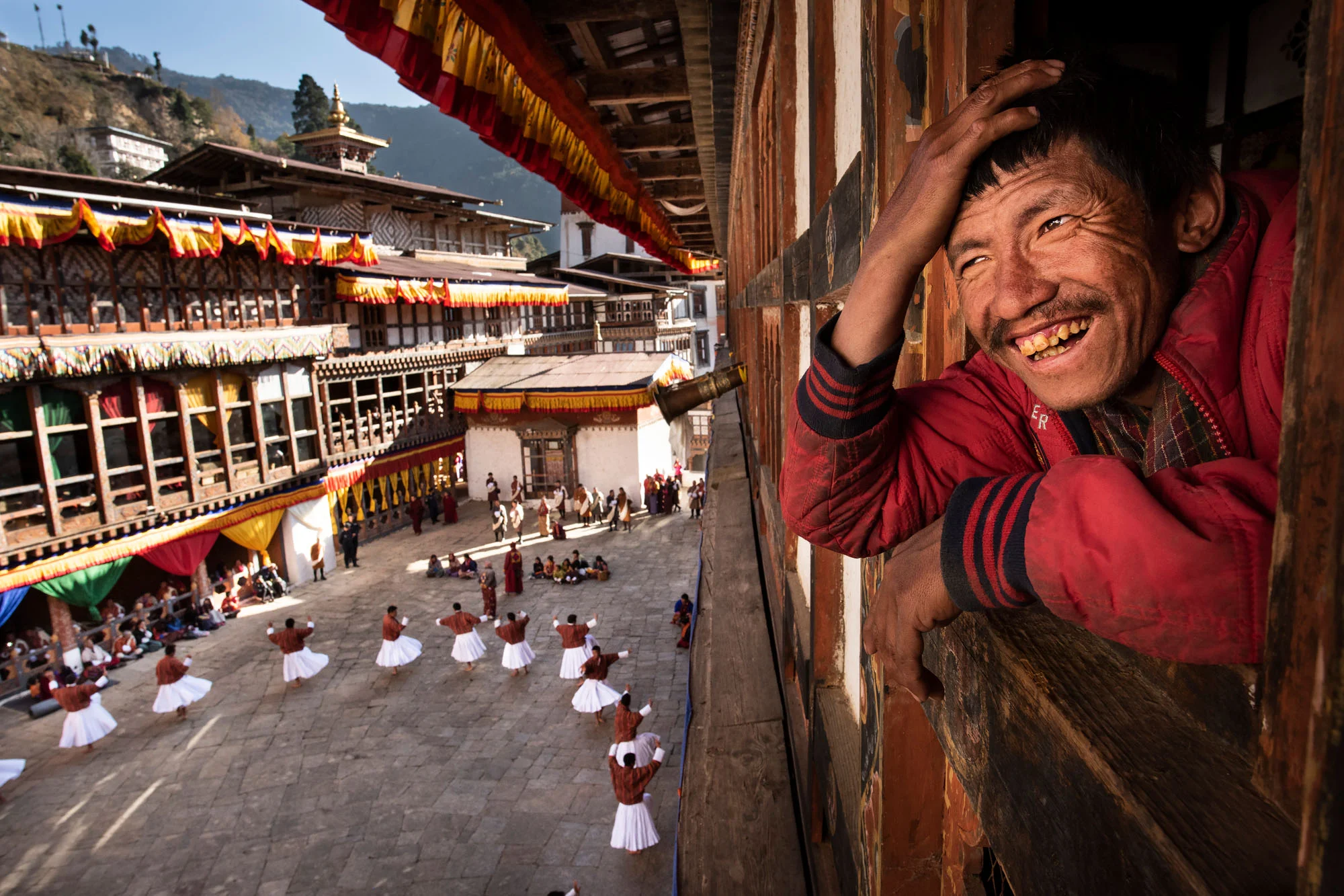 Ants_Bhutan_15_Watching_dancers_Trongsa.jpg