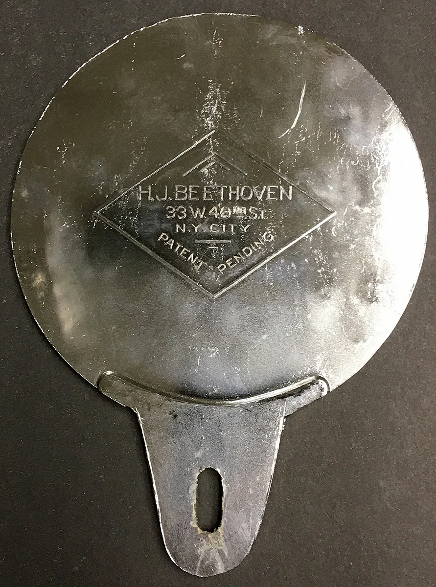 Lex (Law) Car Emblem #00102 (1950's) Back.jpg