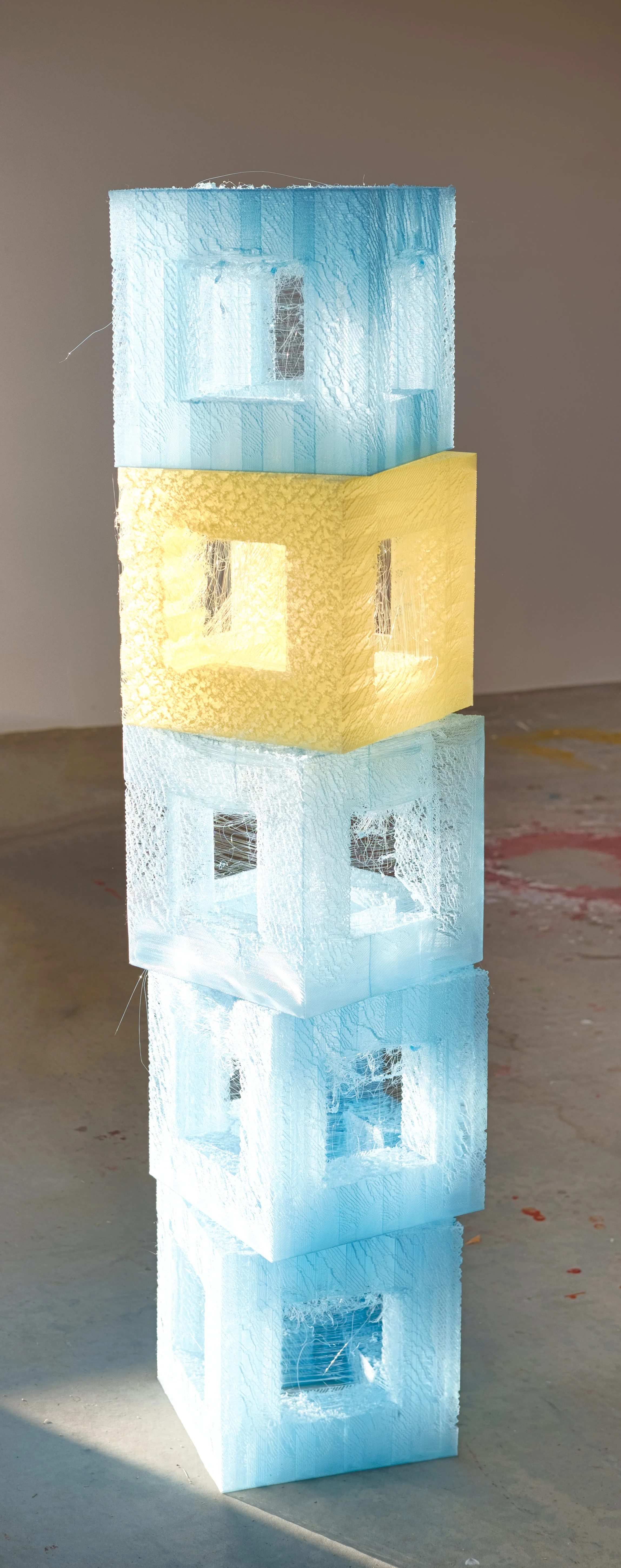 blue cubes in decompose tower2.jpg