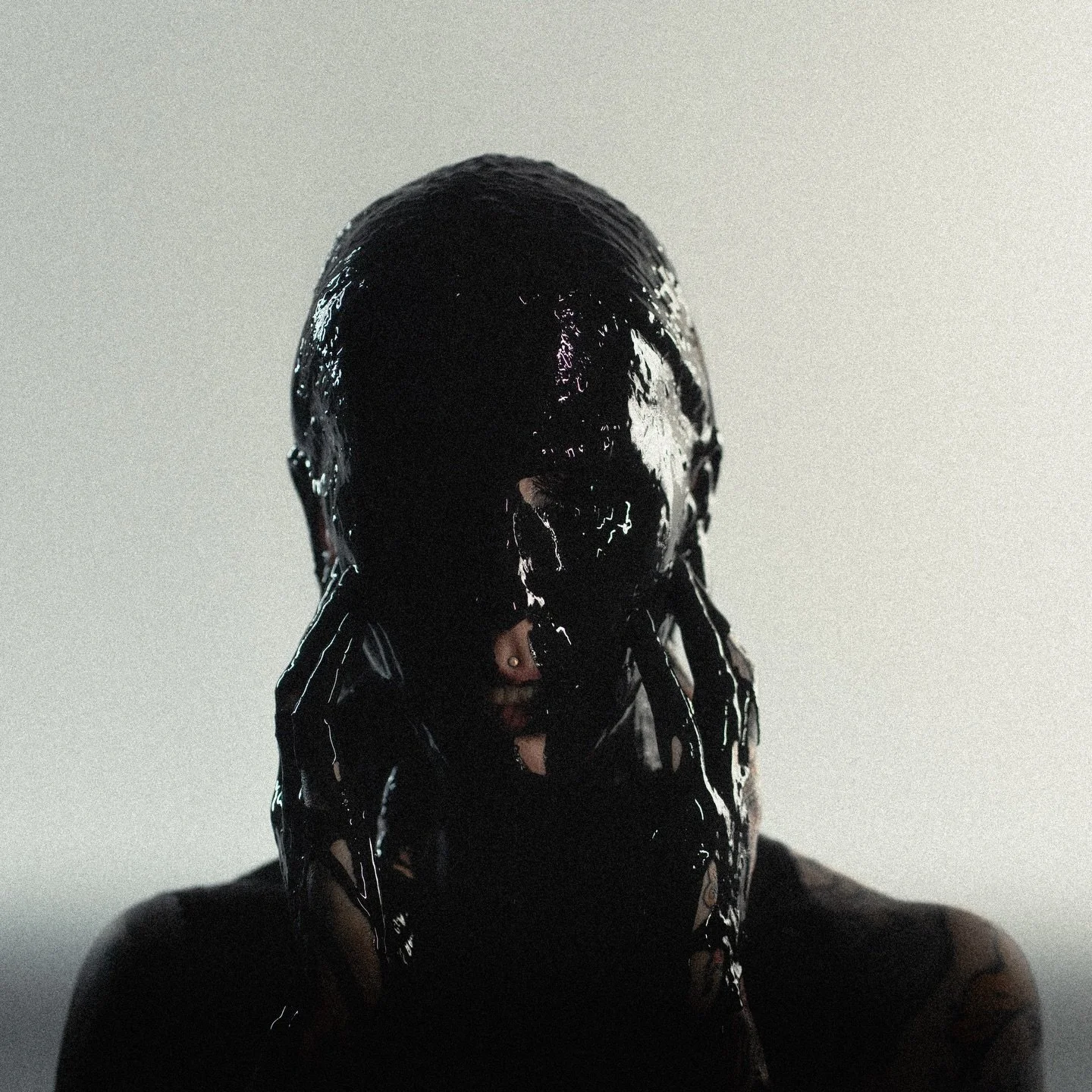 Just dropped a new song, Parasite, with @ashbound_fr on all streaming platforms! We wrote and recorded this song back in 2024 and I'm so glad we can finally share it with the world.

Lyrics/Composition/Vocals: @sungbyderek
Composition/Guitars: @enzox