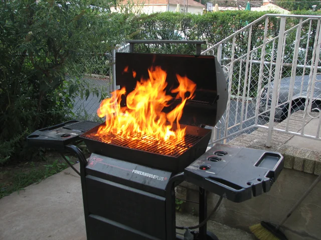 gradbbq_01.jpg