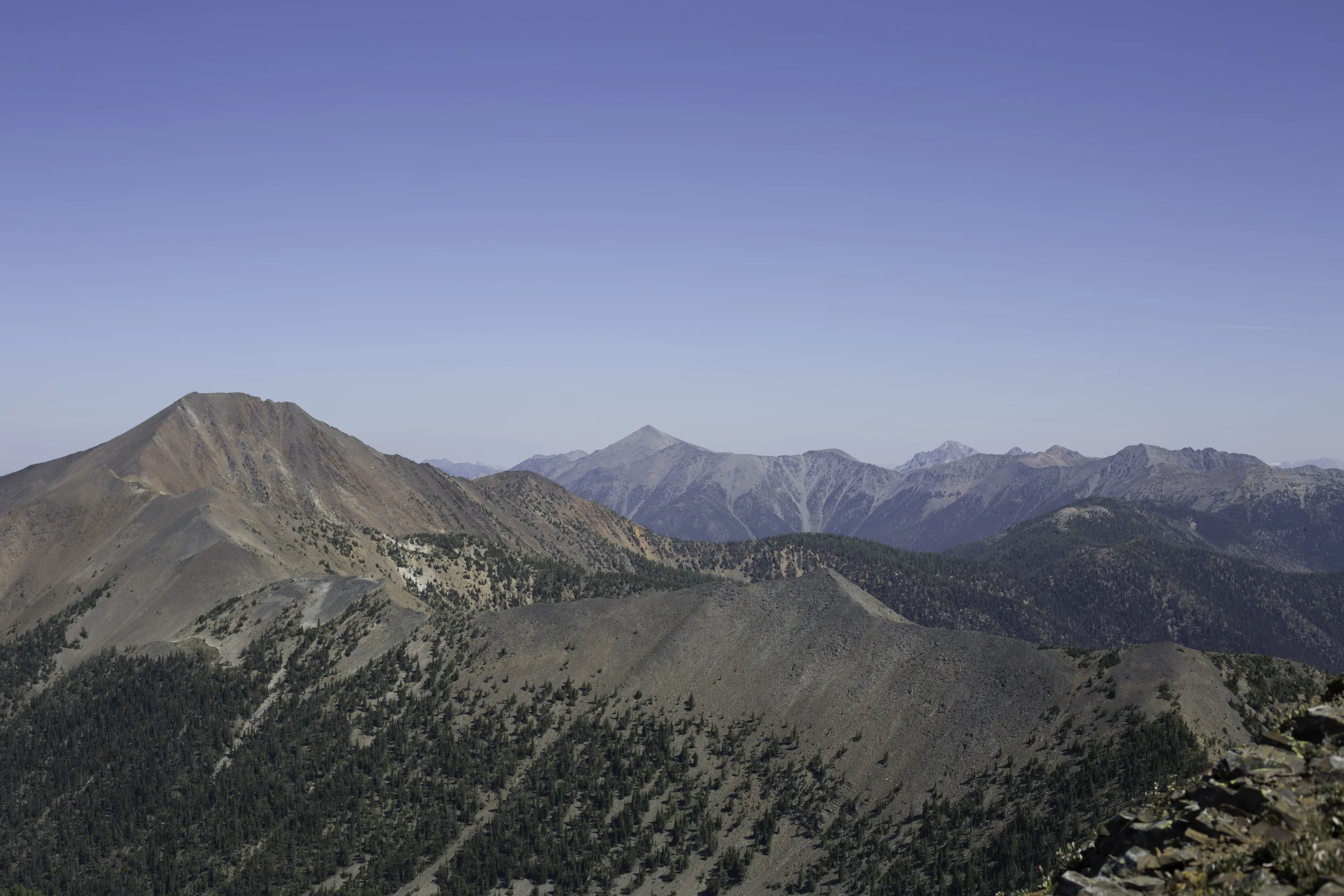 At first I was feeling pretty smug thinking the mountain in the foreground was Teepee, nope, that's Bill Nye the one in the very distance is Teepee. The lack of water, and the huge S-bends of ridge line into nowhere land by myself were hard to rationalize against though I did try...