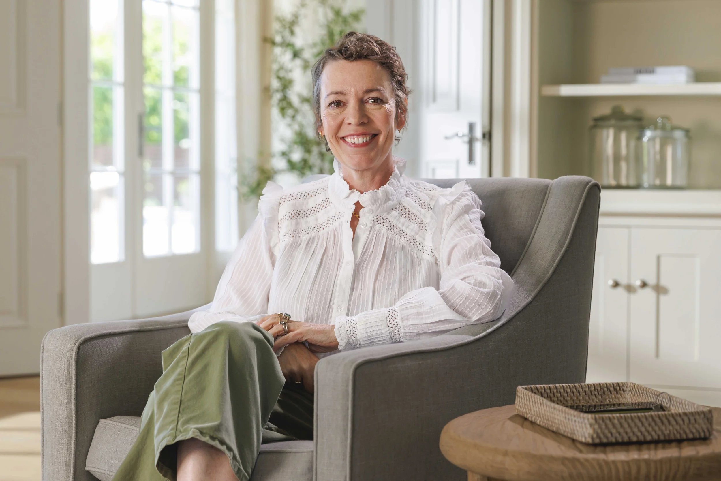 OLIVIACOLMAN_OMAZE_PEOPLE.jpg
