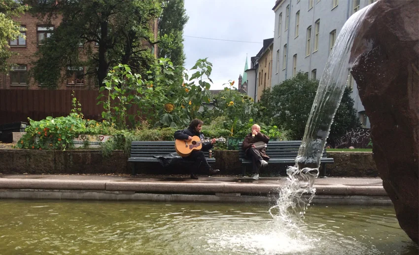 idyll på urtehagen.jpg
