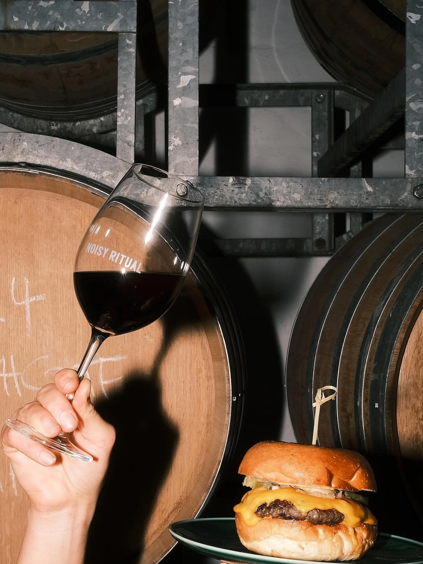 🍔 + 🍷 = 🖤

Every Wednesday is $20 burger night here at Noisy Ritual. 

Drop by tomorrow (and every Wednesday after that) for a delicious burger and a bottle to share 🖤🖤🖤

#noisyritual #burgernight #midweektreat