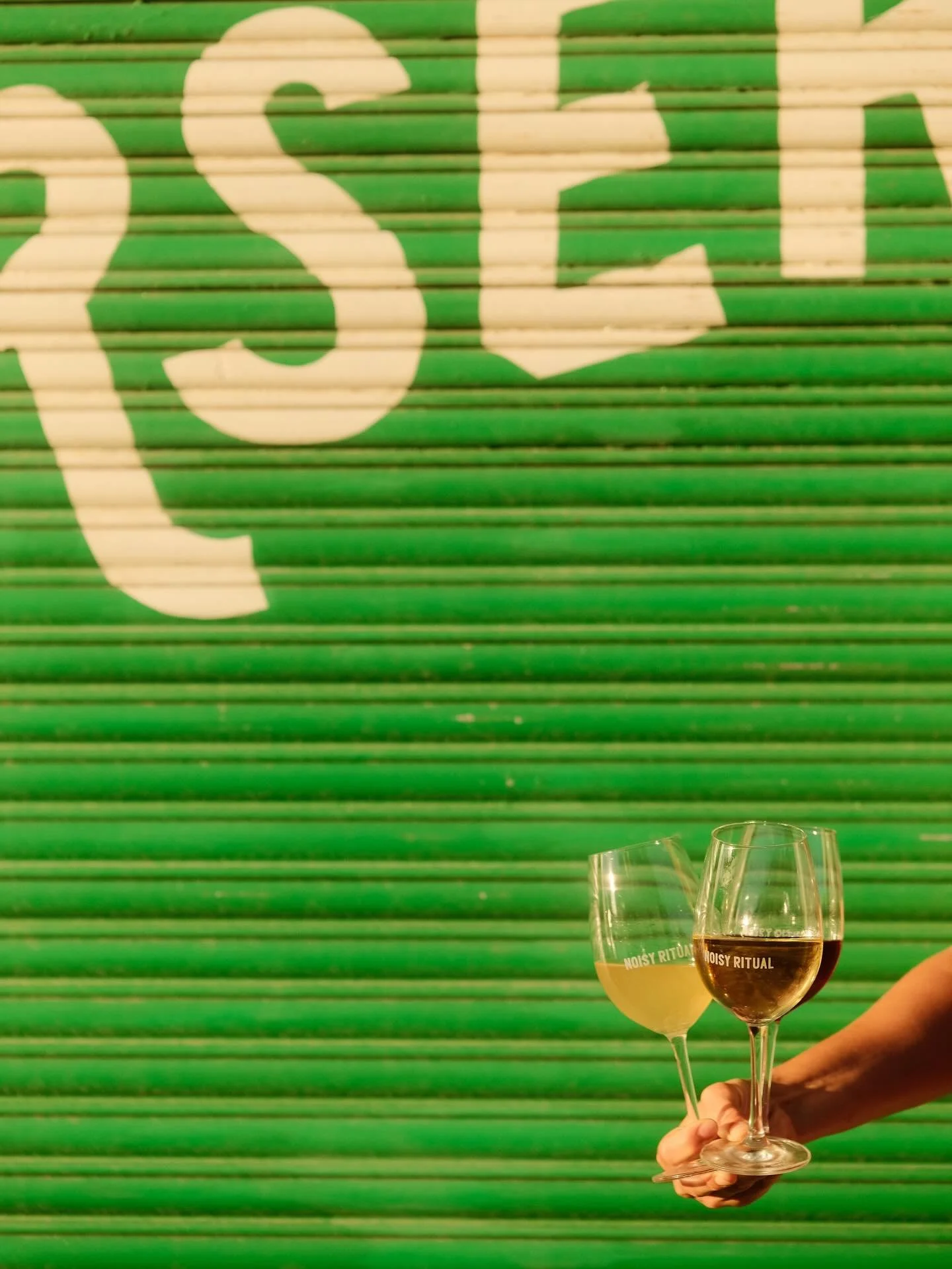 The winery is open and it&rsquo;s party time at Noisy 🍷 

Come grab a seat and a bottle while there&rsquo;s still space! 

#winetime #eatdrinklocal #eastbrunswick