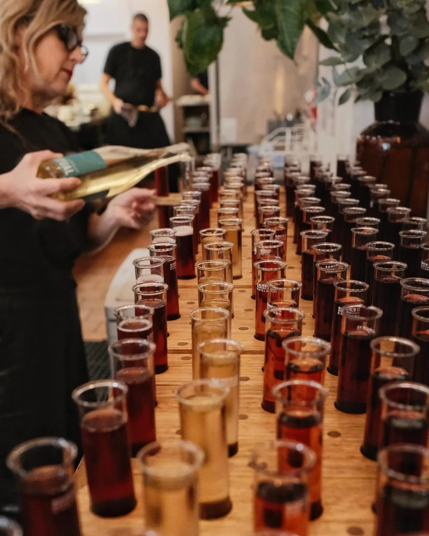 Happy Friday! We did it ✨ 

Come grab a flight or two along with some yummy bites tonight! We&rsquo;re pouring til late 🍷 

#seeyoulater #eatdrinklocal #supportindependant