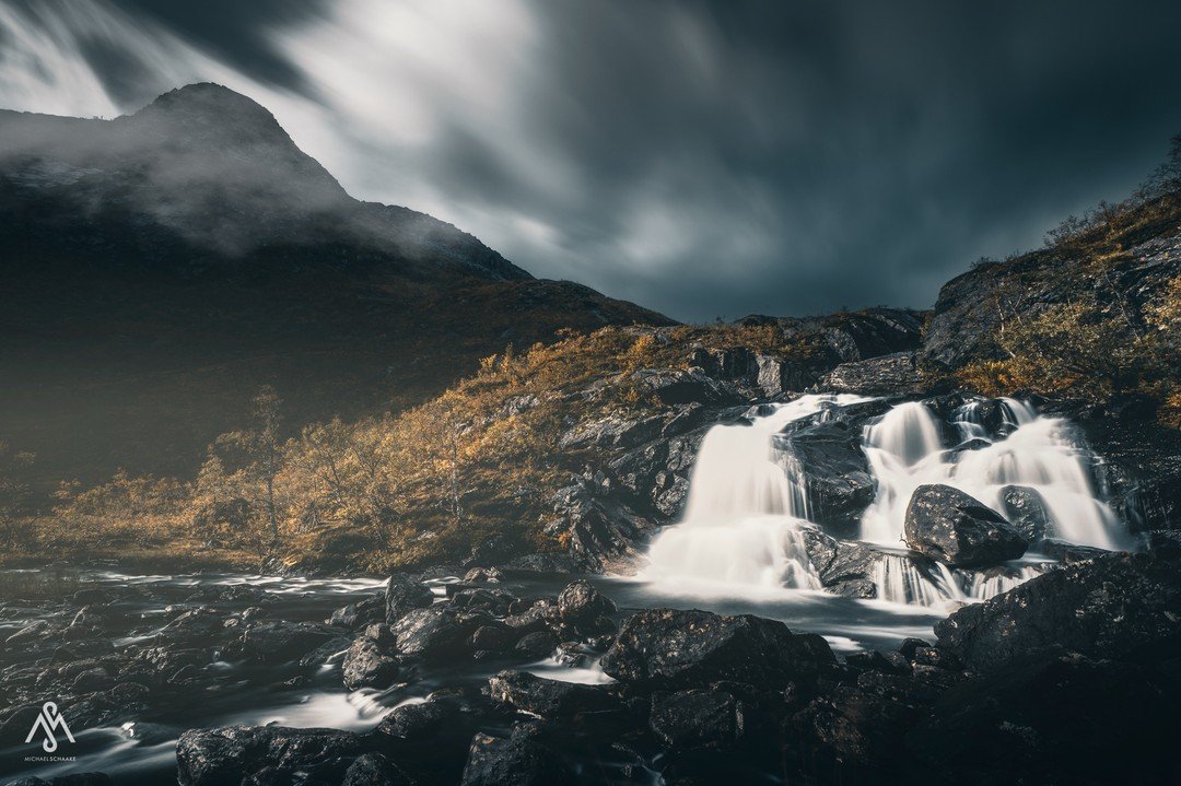 Rainy days | Vanlife in the North

The next PHOTO WORKSHOP with @martinhuelle to the FAROE ISLANDs in October 2024 is now bookable on my site!
WWW.SCHAAKE.DE

The weather we had on only 2 days reminds me of the weather we have now in Germany. But...w