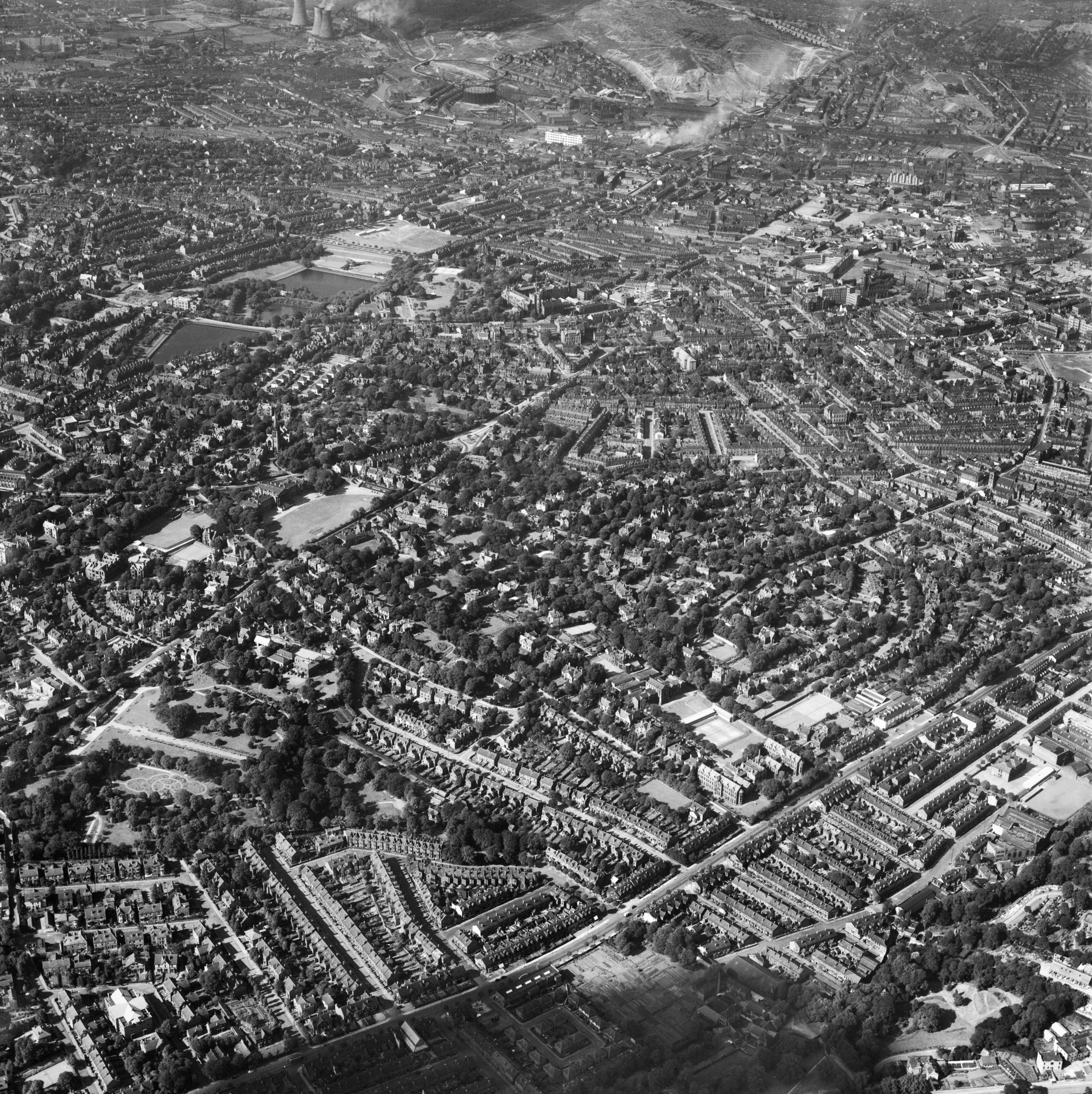 The Botanical Gardens and Broomgrove Road, Sheffield, 1947 © Historic England