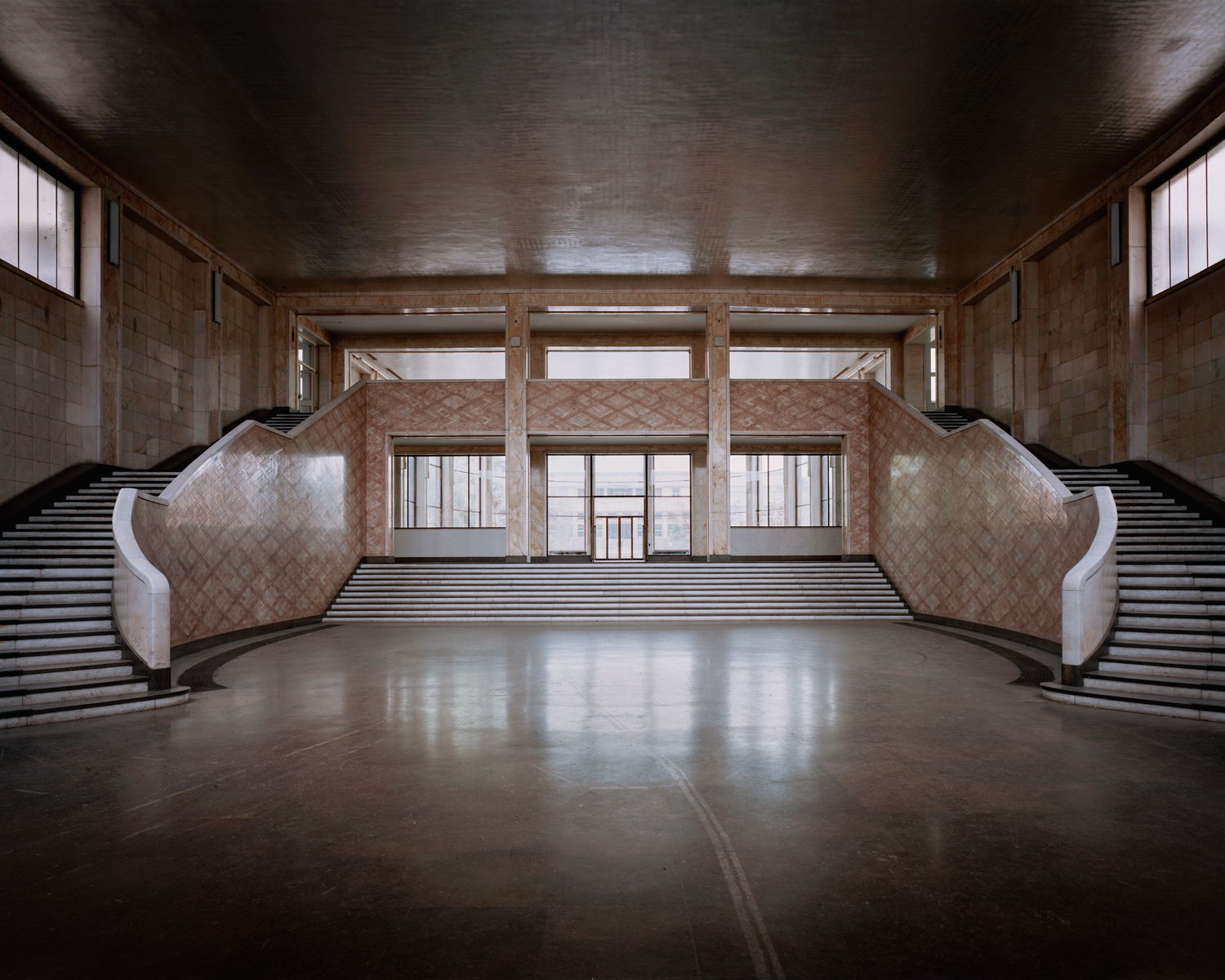 ig-farben-entrance-hall-june2014.jpg