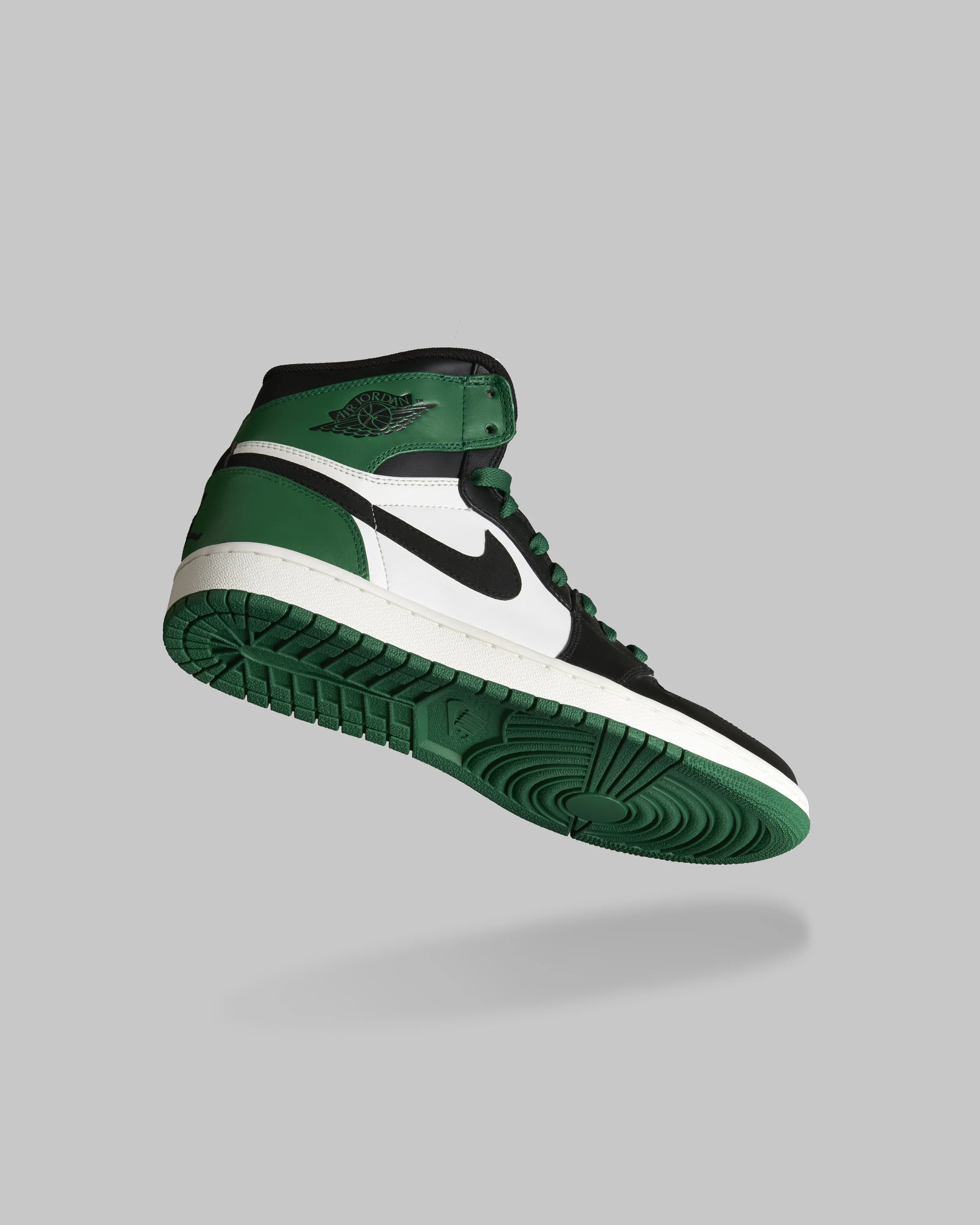 JORDAN1_GREEN_01.jpg
