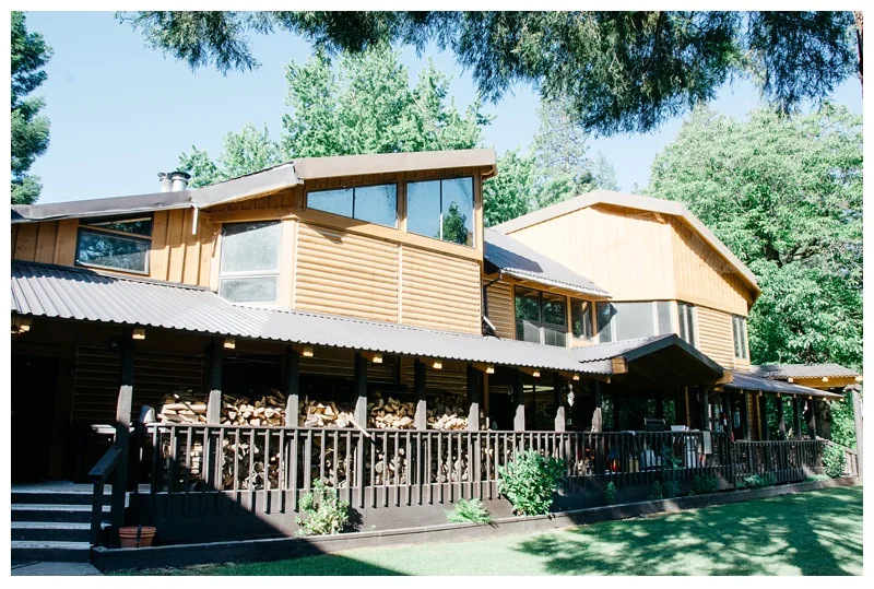The lodge at Henderson Springs, California. Travel photography by Max Salzburg of Sonja K Photography.&nbsp;