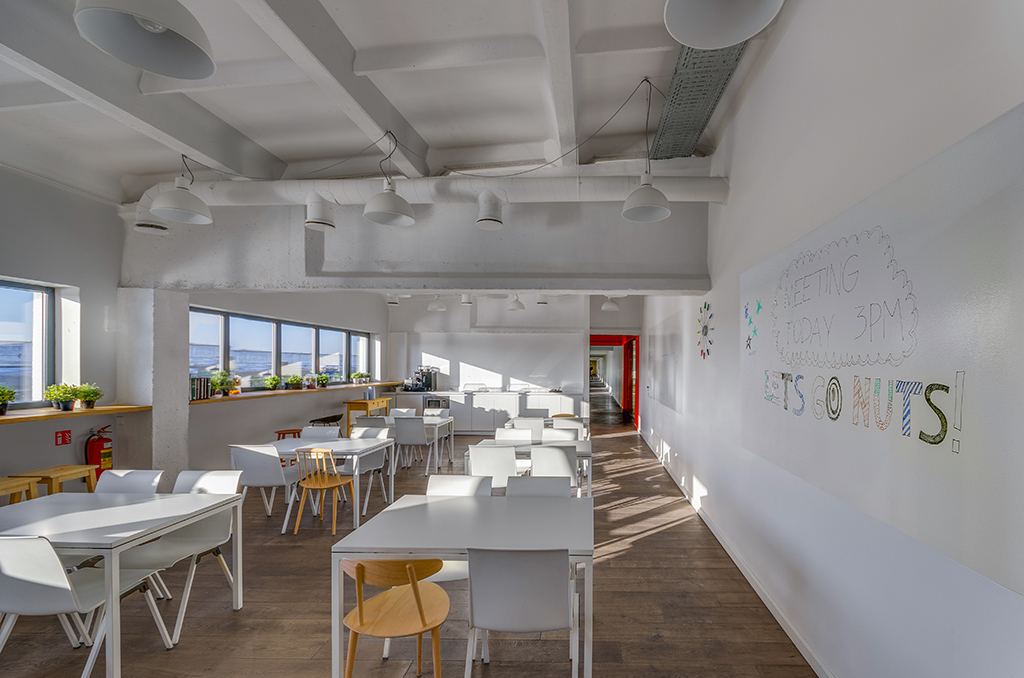 DO ARCHITECTS Industrial Office