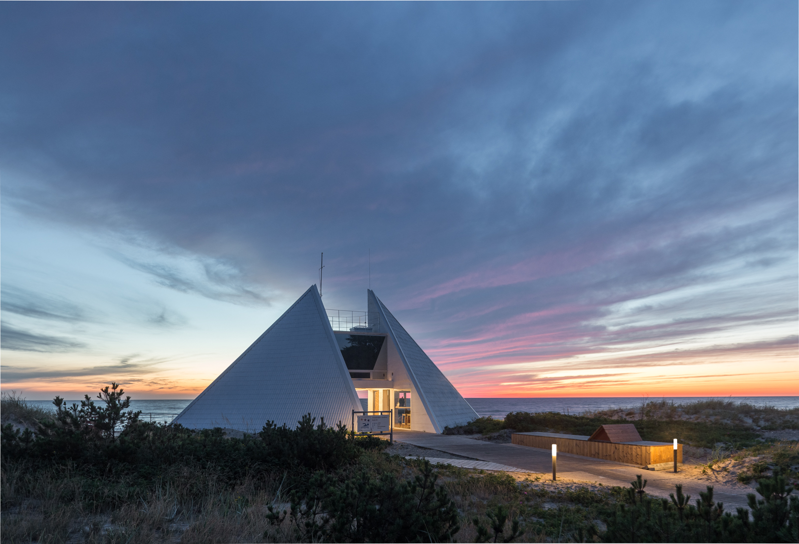 DO ARCHITECTS_10 BAYWATCH STATION SUNSET.jpg