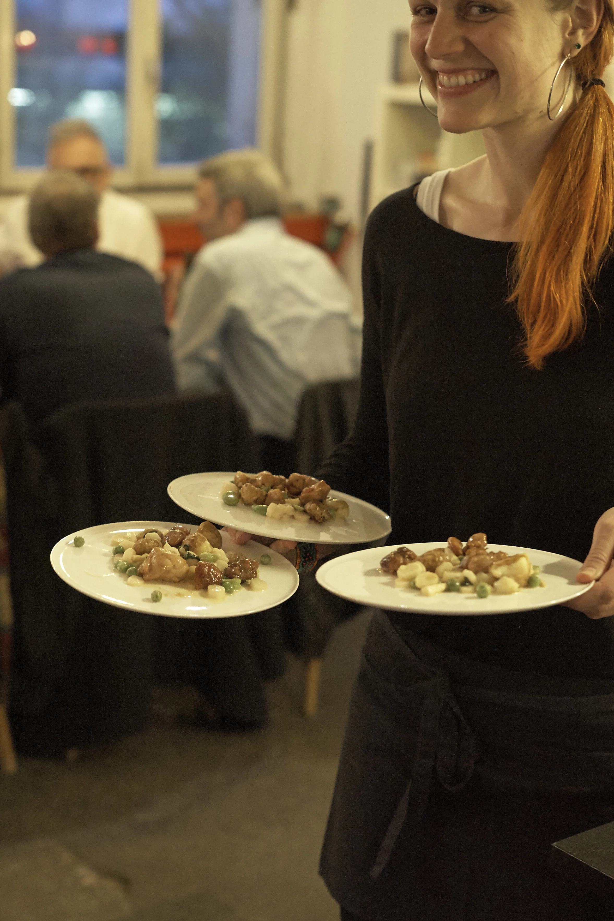 Frühlingsragout mit Spargeln, Fava, Erbsen und Milken