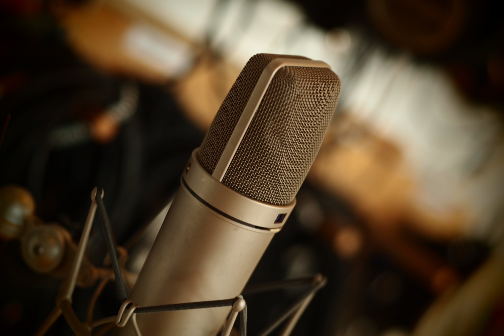 Microphones used for 80s snares: - Vintage U87 - Vintage AKG C451B - Shure SM57 - SE Voodoo VR1