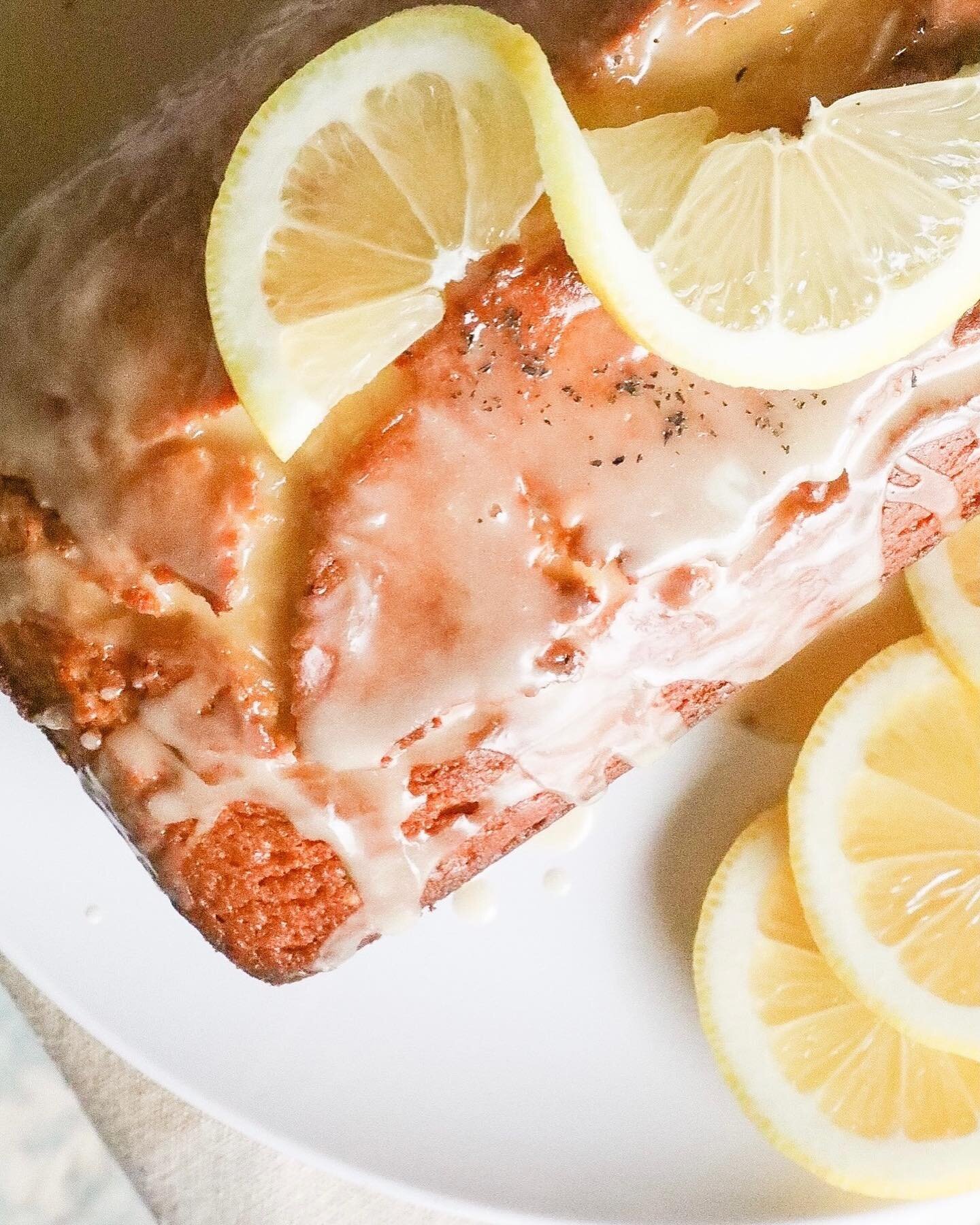 Squeeze the day and checkout our latest blog post! All the ingredients and how to on this lemon loaf dream can be found at the link in bio! 🍋 

.
.
.
.
#squeezetheday #lemon #whenlifegivesyoulemons #springrecipes #lemonloaf #earlgrey #earlgreycake #