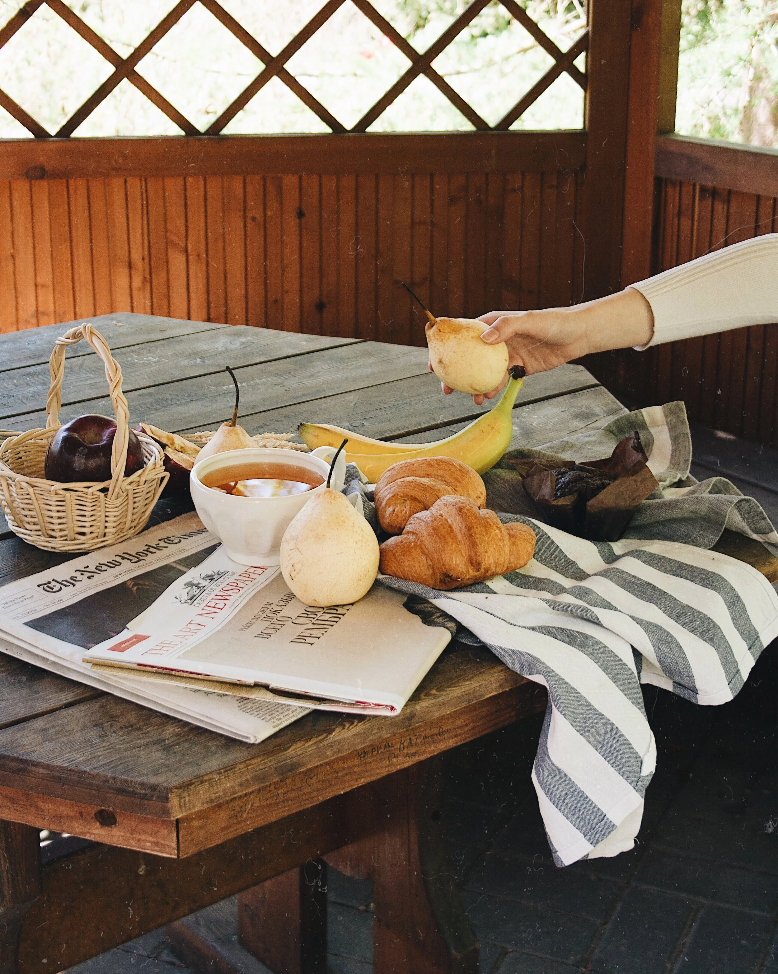On the Table - ADVANCED | Daria Buharina