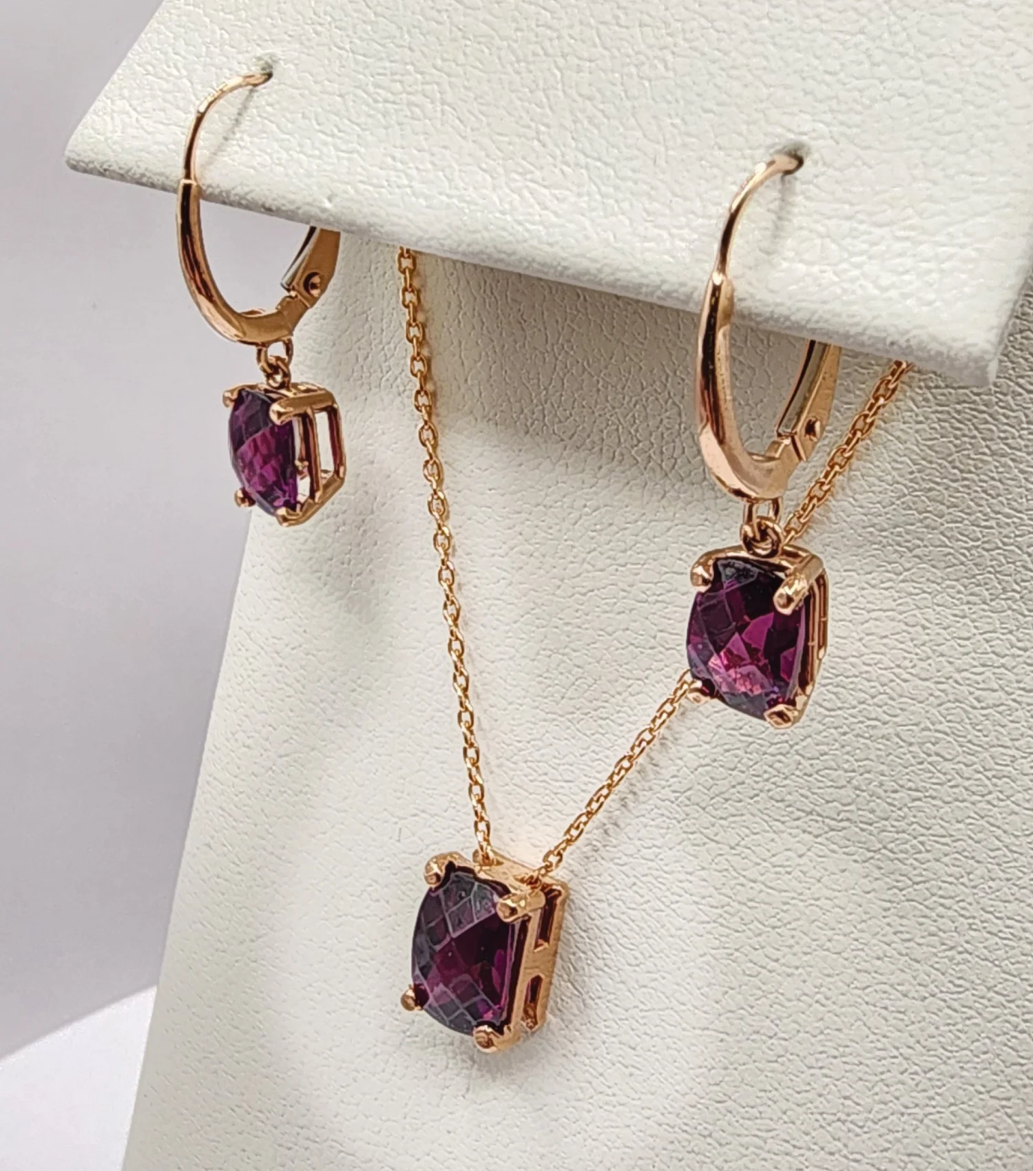 Rhodolite Garnet Pendant Necklace — Siegel Jewelers