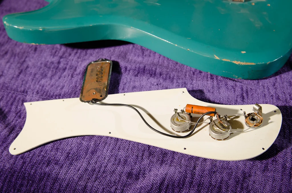 The bare-bones circuit: single pickup, volume, tone and output jack.