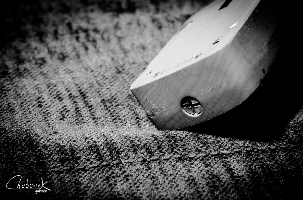Hidden away in the neck pocket is access to the truss rod adjustment screw. I always find this inconvenient to have to remove the neck for this common adjustment.