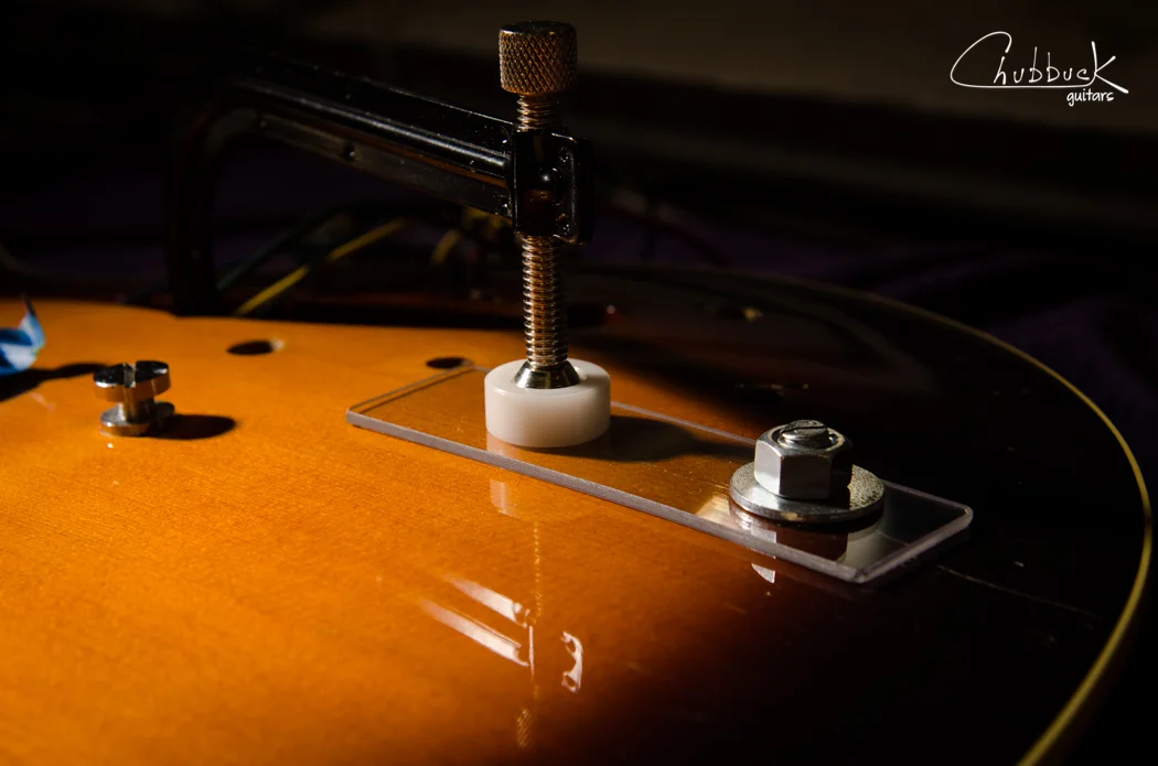 Input jack?  But sound leaves the guitar?  :: output jack crack