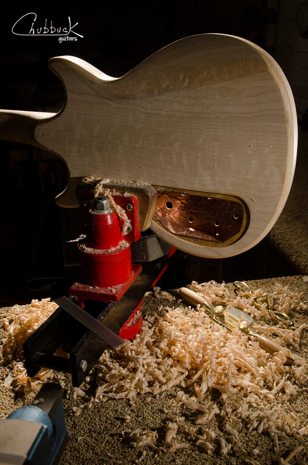 The owner wanted a belly carve on the back to make the guitar sit more comfortably. I worked with him closely on how much to carve and even had him stop by and draw out exactly what he wanted. Buried in the maple shavings are my new Lie-Nielsen spokeshaves (amazing tools).