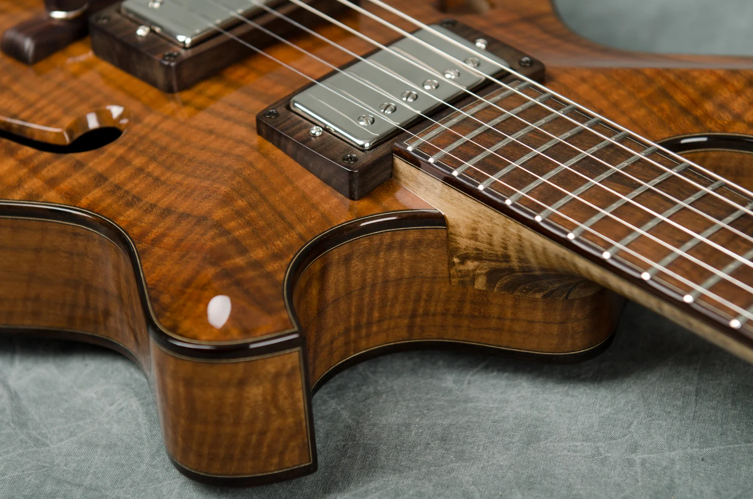 Moth to Flame :: Mousa 002 Live in Brooklyn