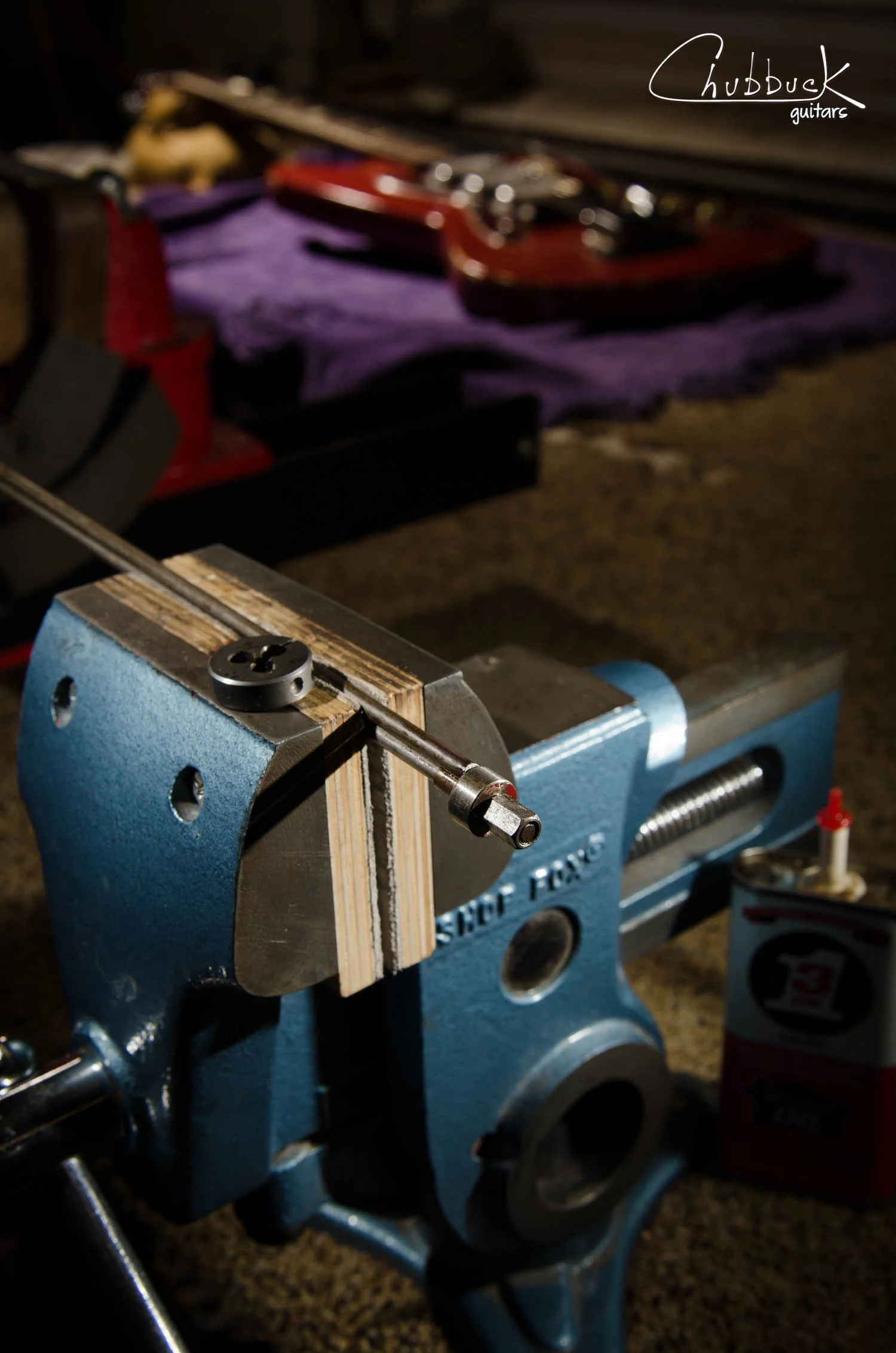 Truss Rod Repair :: 1960's Silvertone 1488 Silhouette
