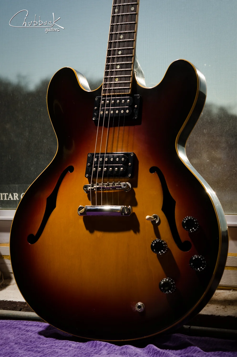 2002 Gibson ES-333 [8.4 lbs] :: intermittent pickup & broken tuners