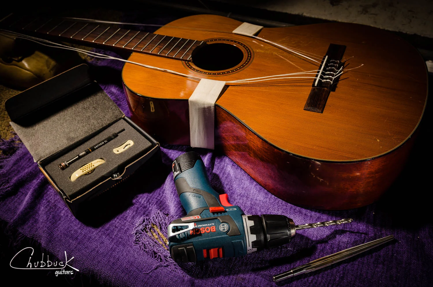Classical pickup install :: 1969 Guild Mark III