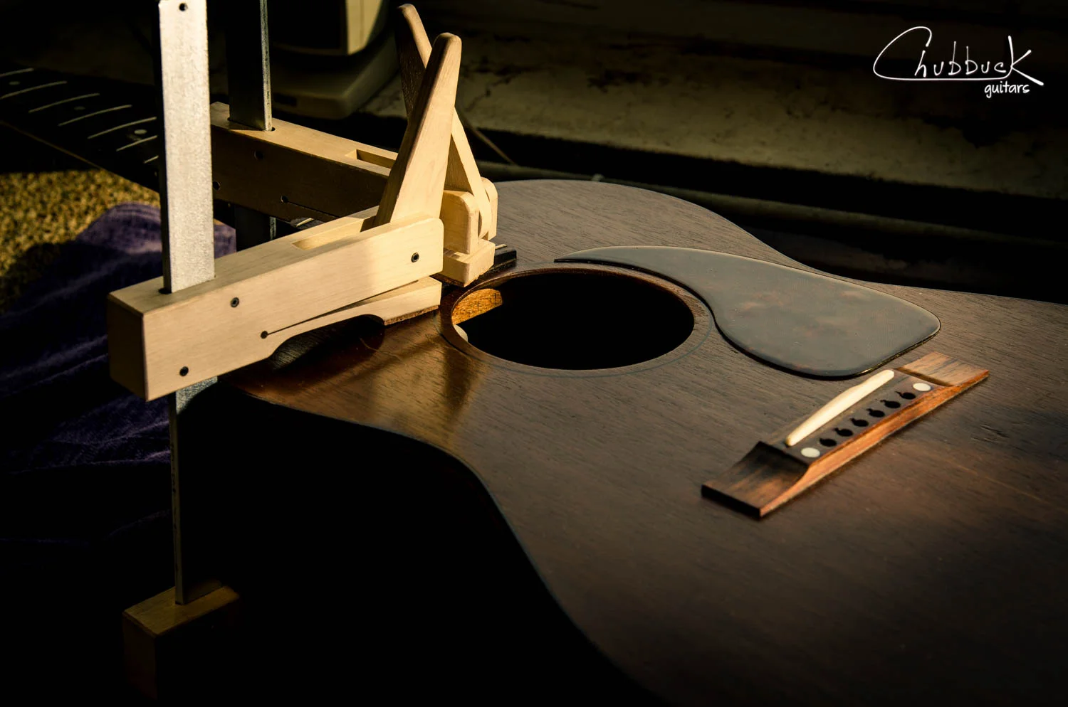 Loose back brace :: 1958 Gibson LG-O