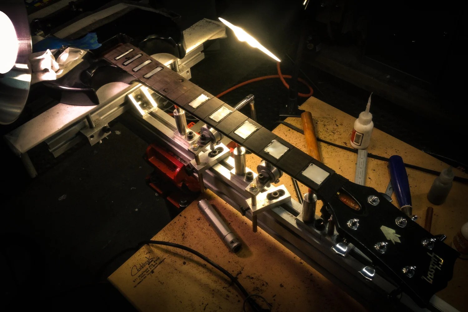Dot neck turns block :: 1982 Gibson SG R1