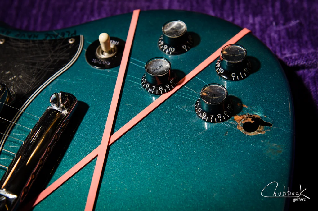 2001 Gibson SG :: this took a hard fall at a show and split